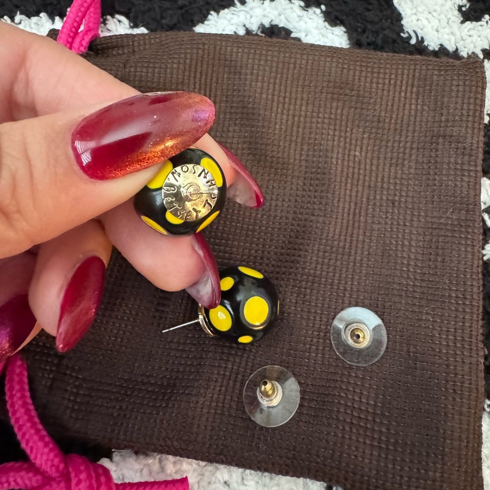 Betsey Johnson Stud Earrings - Picture 2 of 4